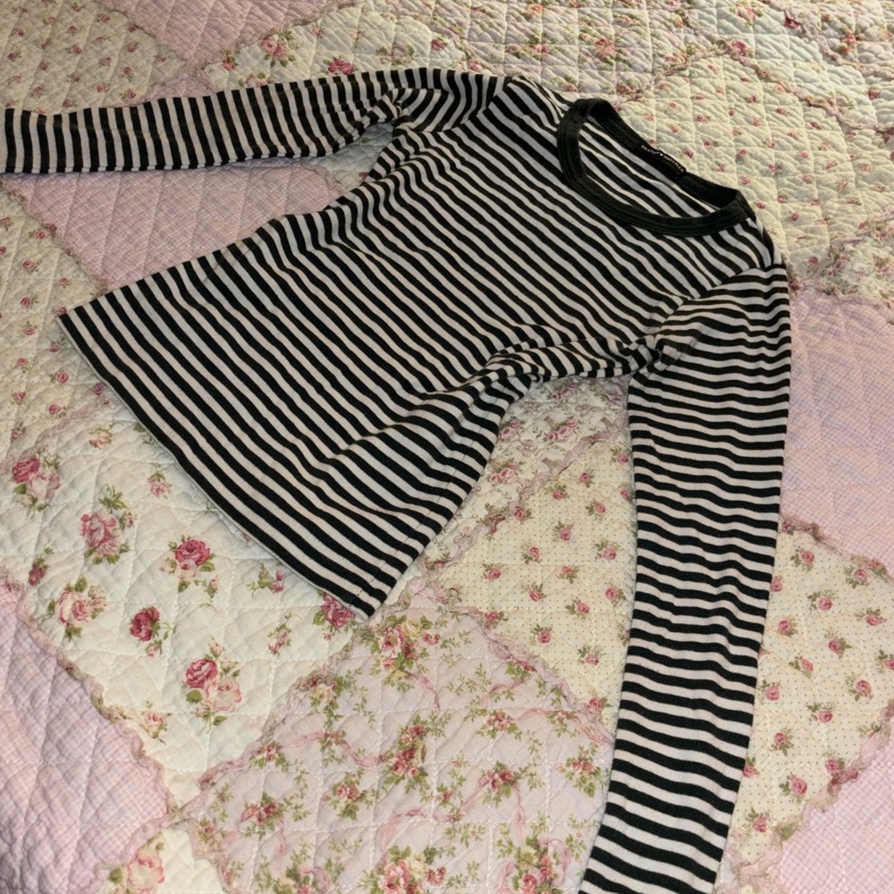 Striped Black and White Long Sleeve Top
